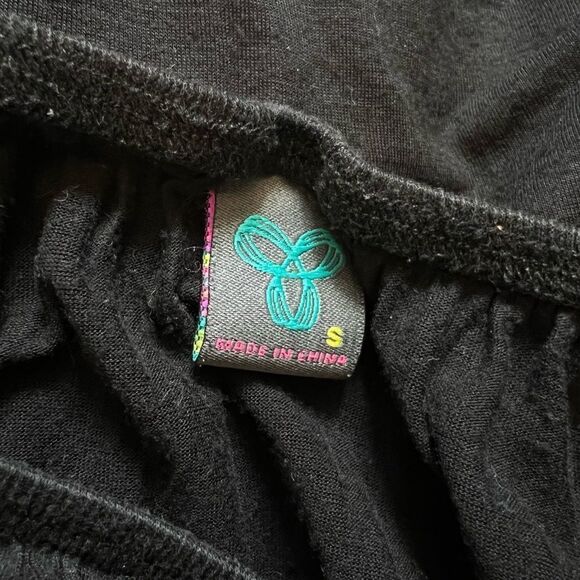 TNA Black Wide Elastic Shoulder Light Short Sleeve Top S - Picture 8 of 8